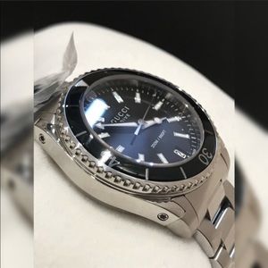 gucci dive watch womens